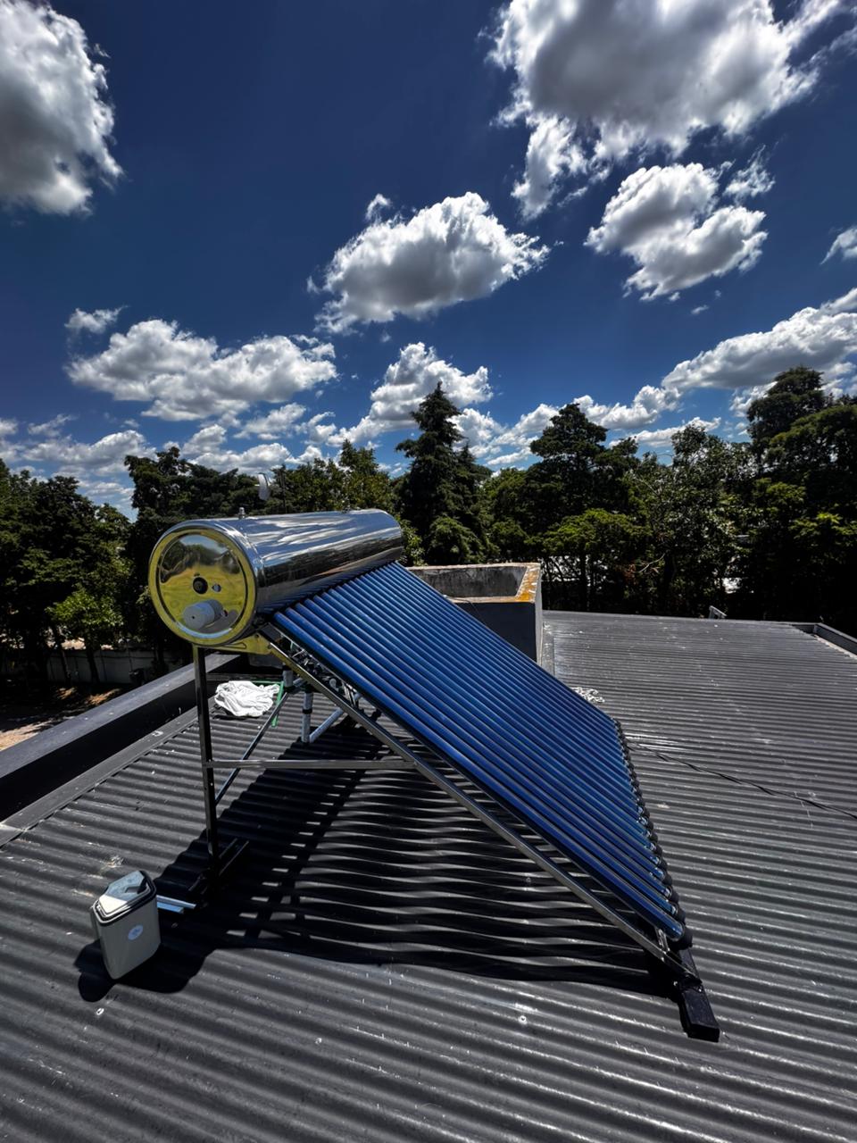 Termotanque solar sobre techo